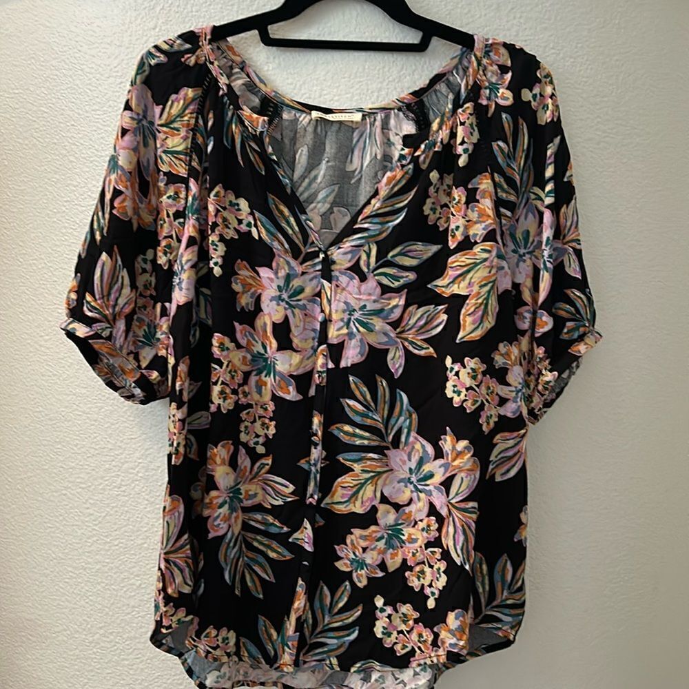 Love stitch flowing shirt new